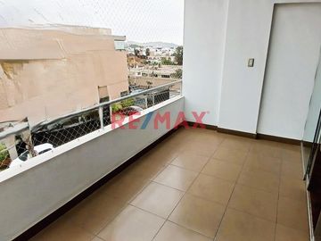 Amplio y Funcional Dúplex en El Derby de Monterrico, Santiago de Surco

Descubre este encantador dúplex tipo penthouse en el corazón de la urbanizac