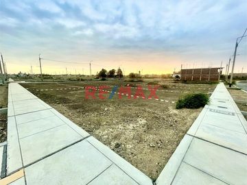 🌟 ¡Oportunidad Única en Lambayeque! 🌟

¿Estás buscando el lugar perfecto para construir tus sueños? Te presentamos este magnífico terreno urbano, un