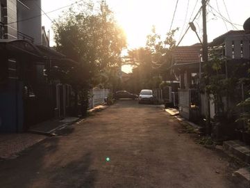 DIJUAL TANAH ADA BANGUNAN DALAM CLUSTER DI GALAXY BEKASI