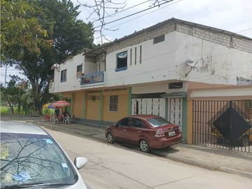 Vendo casa rentera en Guayacanes con local