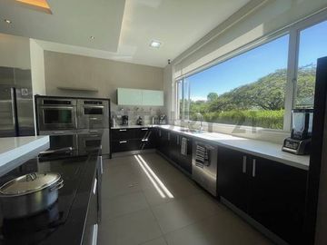 Hermosa casa de venta en Jardines de Santa Ines