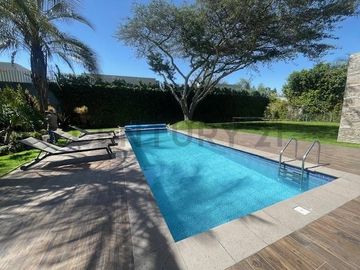 Hermosa casa de venta en Jardines de Santa Ines