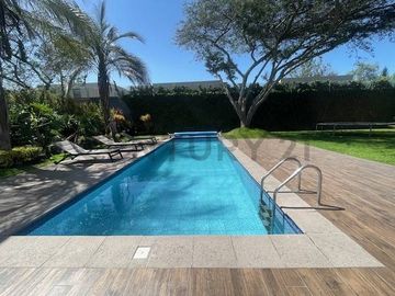 Hermosa casa de venta en Jardines de Santa Ines