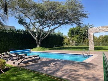 Hermosa casa de venta en Jardines de Santa Ines