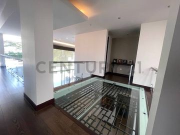 Hermosa casa de venta en Jardines de Santa Ines