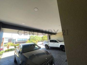 Hermosa casa de venta en Jardines de Santa Ines