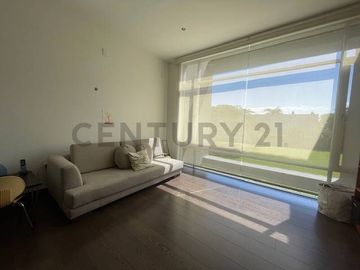 Hermosa casa de venta en Jardines de Santa Ines