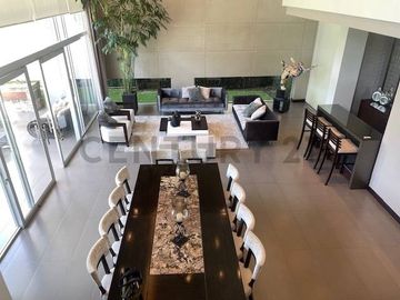 Hermosa casa de venta en Jardines de Santa Ines