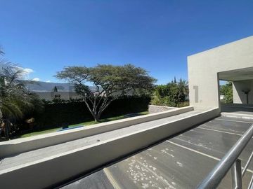 Hermosa casa de venta en Jardines de Santa Ines