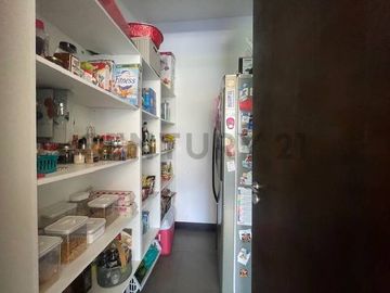 Hermosa casa de venta en Jardines de Santa Ines