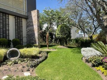 Hermosa casa de venta en Jardines de Santa Ines