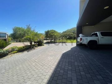 Hermosa casa de venta en Jardines de Santa Ines