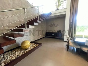 Hermosa casa de venta en Jardines de Santa Ines