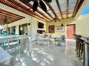 Venta Casa Mediterranea 4D 4B Estar y Quincho. Chicureo