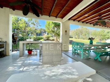 Venta Casa Mediterranea 4D 4B Estar y Quincho. Chicureo