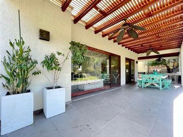 Venta Casa Mediterranea 4D 4B Estar y Quincho. Chicureo