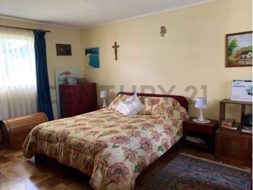 Se vende casa con amplio terreno en Chiguayante