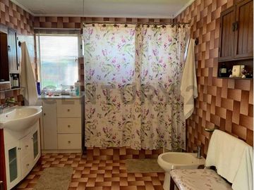 Se vende casa con amplio terreno en Chiguayante