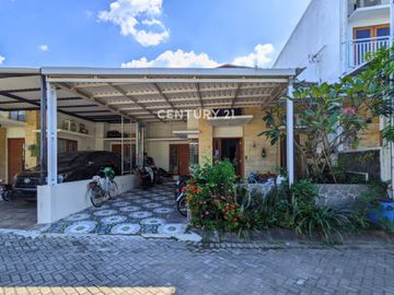 Rumah 2Lt Dengan One Gate System Dalam Perumahan Royal Maguwo