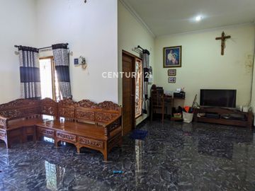 Rumah 2Lt Dengan One Gate System Dalam Perumahan Royal Maguwo