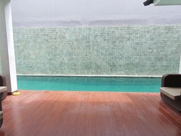 DIJUAL RUMAH MEWAH DENGAN KOLAM RENANG SIAP HUNI DI THE GREEN BSD