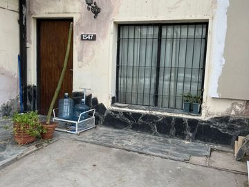 VENTA CASA TIPO DUPLEX 2 HAB + COCHERA + PATIO - B° CUMELEN