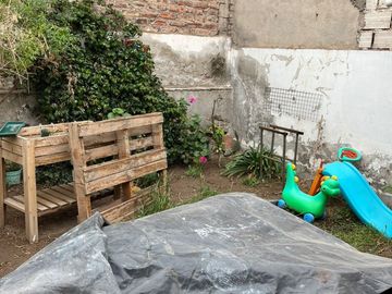 VENTA CASA TIPO DUPLEX 2 HAB + COCHERA + PATIO - B° CUMELEN