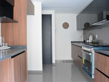 Condo de lujo de 199 m2, alberca, jacuzzi, spa, per friendly, en venta Interloma