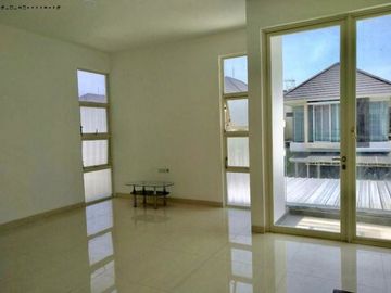 Rumah Greenville Babatan Pantai, Strategis, Siap Huni, Minimalis