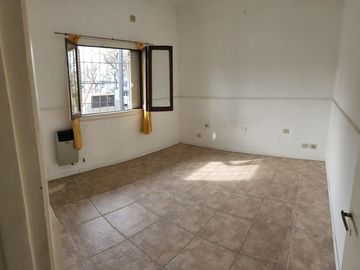 Lote con 2 PH de 3 Ambientes en esquina de 8.75 x 18.17 (475 m2 construibles) Usab1