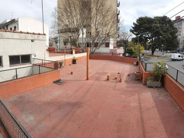 Lote con 2 PH de 3 Ambientes en esquina de 8.75 x 18.17 (475 m2 construibles) Usab1