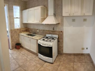 Lote con 2 PH de 3 Ambientes en esquina de 8.75 x 18.17 (475 m2 construibles) Usab1