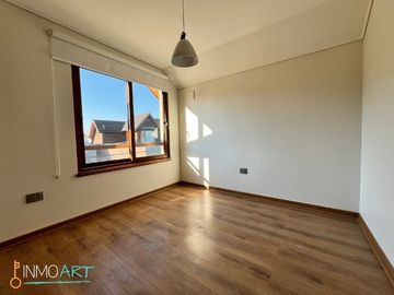 Casa en venta de 3 dorm. frente colegio Pumahue, Temuco