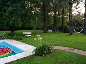 Venta de Terreno  en  La Peregrina, lote de 1,800m2!
