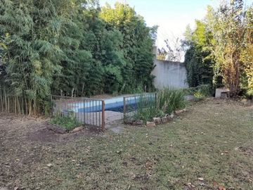 CASA DE 3 DORMITORIOS  FRENTE AL GOLF - EN VENTA