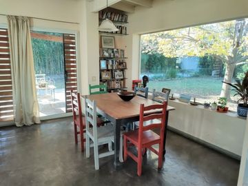CASA DE 3 DORMITORIOS  FRENTE AL GOLF - EN VENTA