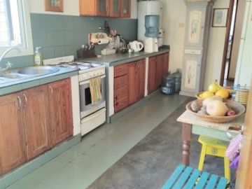 CASA DE 3 DORMITORIOS  FRENTE AL GOLF - EN VENTA