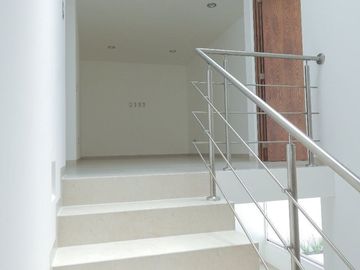 Venta o Renta Residencia en Lomas de Juriquilla, Gran Jardín, 4ta Rec en PB