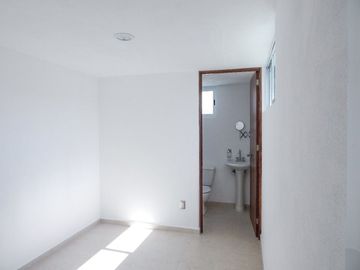 Venta o Renta Residencia en Lomas de Juriquilla, Gran Jardín, 4ta Rec en PB