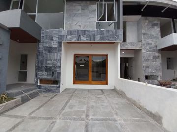Rumah Proses Bangun di Sleman 2 Lantai FREE KITCHEN SET & Internet