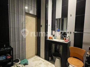Rumah Asri Minimalis Siap Huni Lokasi Strategis di Kuricang Bintaro Jaya - Tangerang Selatan