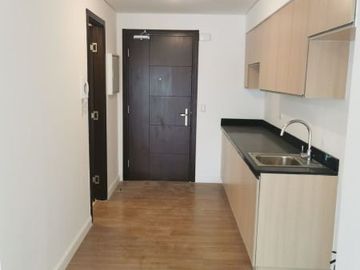 FOR RENT: Bare Studio in Verve Residences Tower 1 Bonifacio Global City