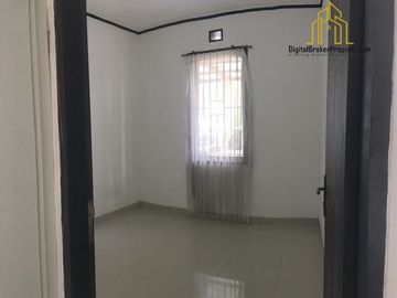 Rumah posisi hoek 2 lantai baru renov di De Marrakesh Ciwastra Bandung | SUTIAH