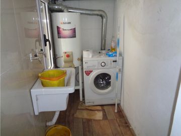 VENTA PH 4 AMBIENTES H.YRIGOYEN 1600  RECICLADO A NUEVO!!