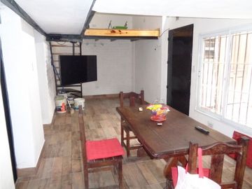 VENTA PH 4 AMBIENTES H.YRIGOYEN 1600  RECICLADO A NUEVO!!
