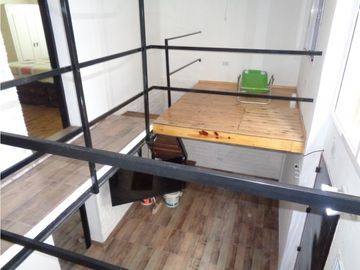 VENTA PH 4 AMBIENTES H.YRIGOYEN 1600  RECICLADO A NUEVO!!