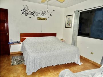 VENTA DE CASA EN AGUADULCE CON PISCINA 8,000 MT2
