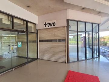 STRATEGIS Lokasi Terdepan Toko DTC Mall Wonokromo