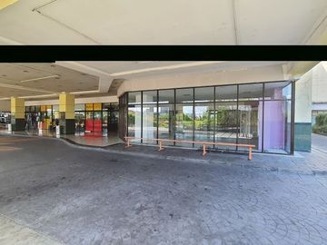 STRATEGIS Lokasi Terdepan Toko DTC Mall Wonokromo