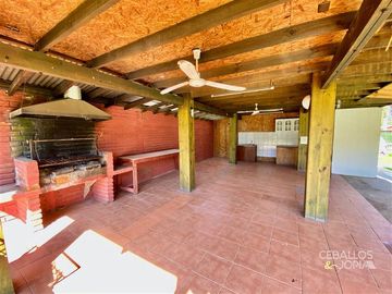 Casa en venta de 6 dorm. en Olmué